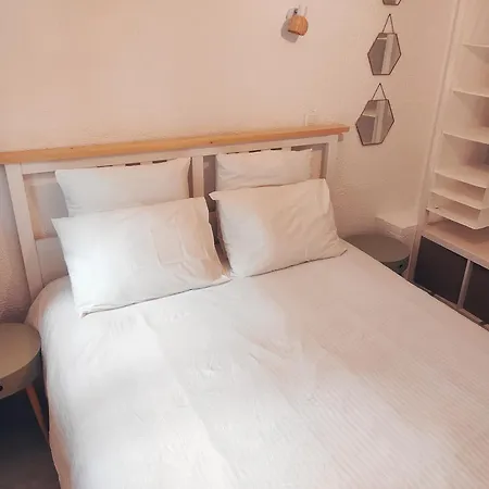 Apartment Cosy - 5 Minute Walk To Beach